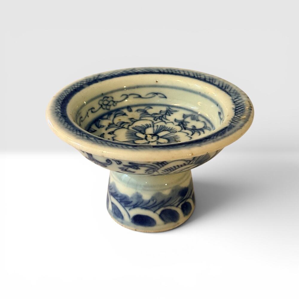 Rare Antique Chinese Blue & White Porcelain Floral Stem Cup 18th/19th C